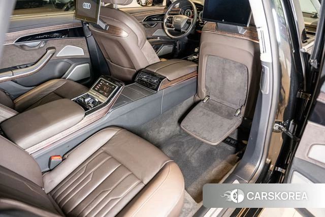Audi A8 2022 Черный из Китая, фото 4