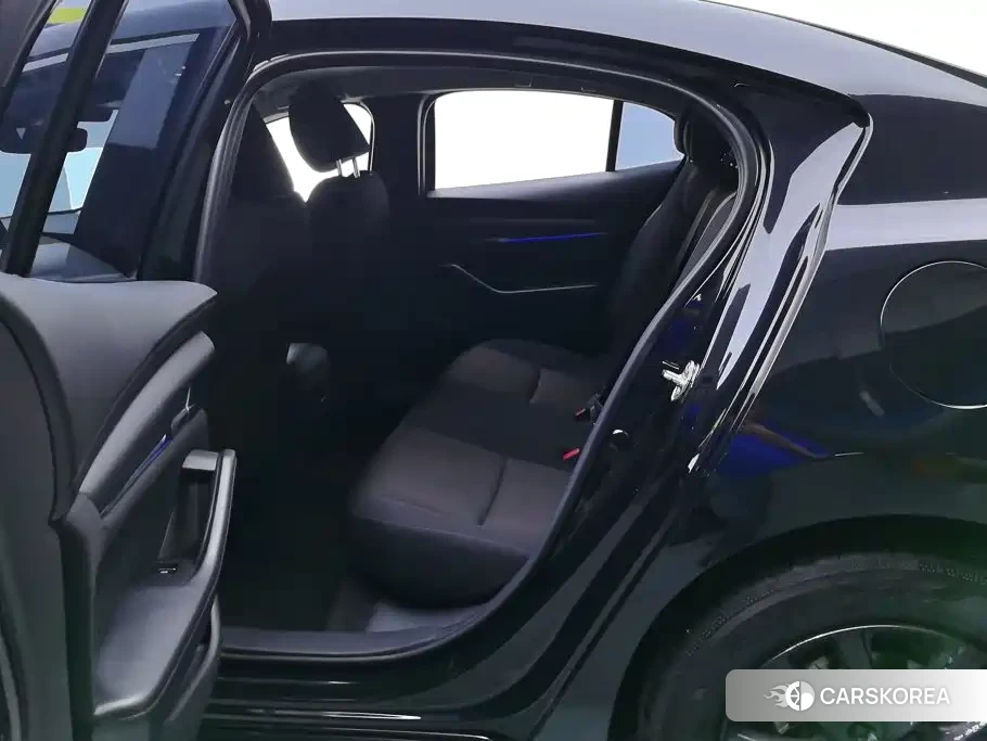 Mazda 3 2024 Черный из Китая, фото 4