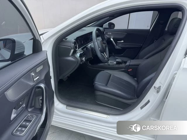 Mercedes-Benz Class A 2022 Белый из Китая, фото 4