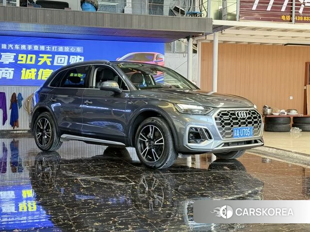 Audi Q5L 2024 Темно-серый из Китая, фото 4