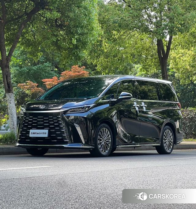 Lexus LM 2025 Черный из Китая, фото 4