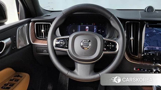 Volvo XC60 second Generation 2023 Черный из Кореи, фото 4