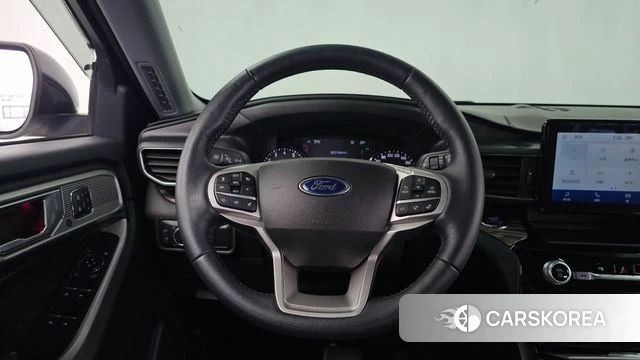 Ford Explorer 6th Generation 2022 Белый из Кореи, фото 4