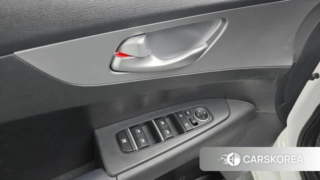 Kia The New K3 2nd generation 2022 Белый из Кореи, фото 4