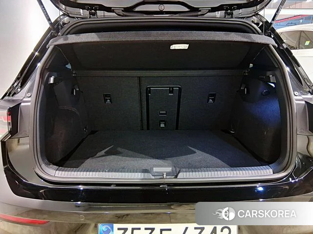Volkswagen Golf 8th Generation 2025 Черный из Кореи, фото 4