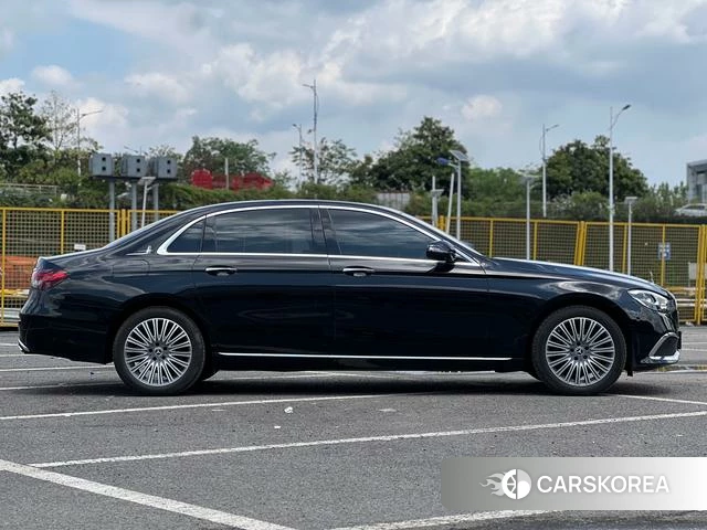 Mercedes-Benz E-class 2022 Черный из Китая, фото 4