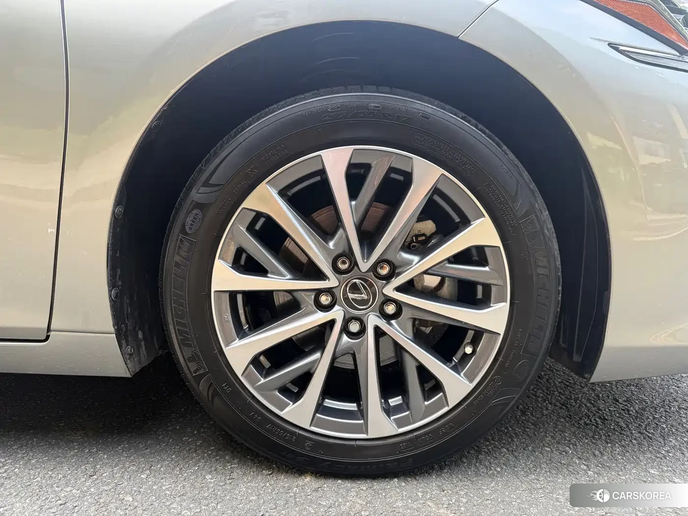 Lexus ES 2023 Silver/gray из Китая, фото 4
