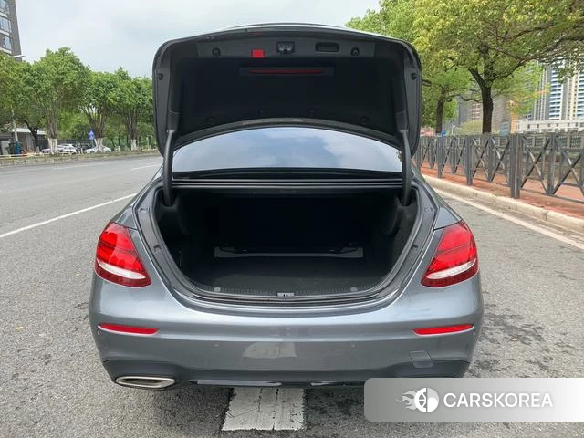 Mercedes-Benz E-class (imported) 2020 Серебристо-серый из Китая, фото 4