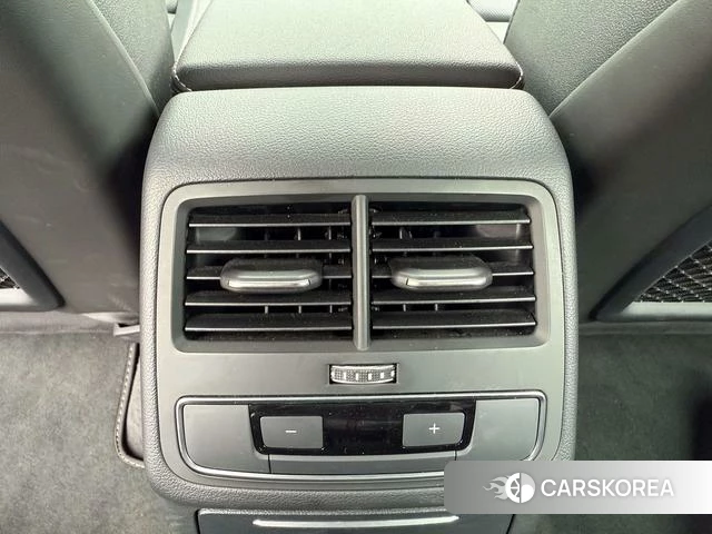 Audi A4L 2024 Темно-серый из Китая, фото 4