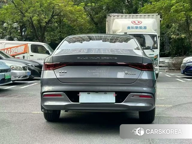 BYD Qin PLUS DM 2023 Темно-серый из Китая, фото 4