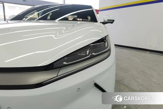 BYD Qin L EV 2025 Белый из Китая, фото 4