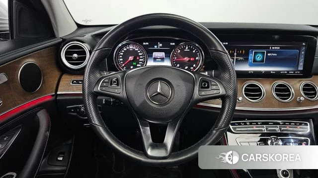 Mercedes-Benz E-Class W213 2018 Серебряный из Кореи, фото 4