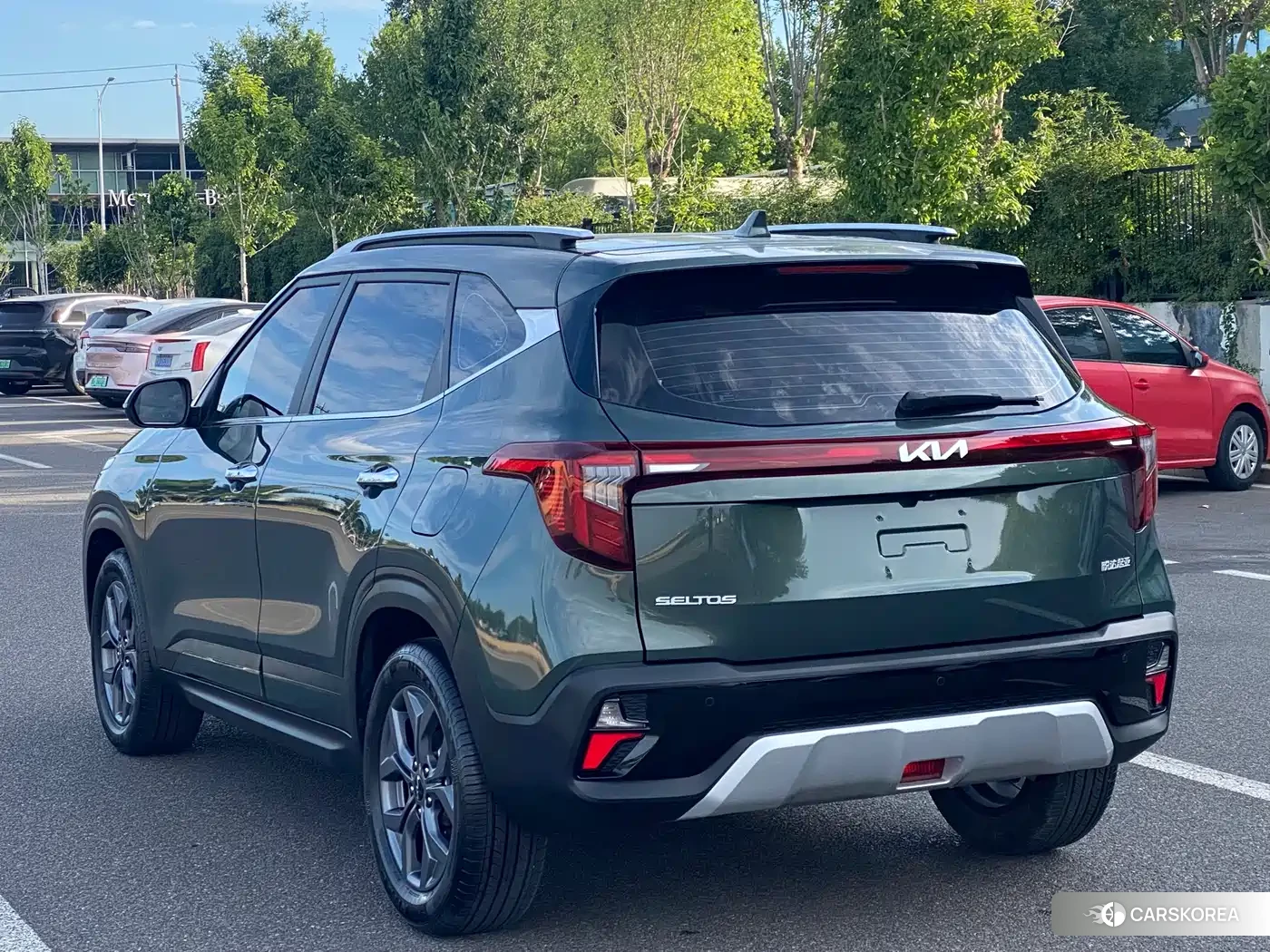 Kia Seltos 2023 Зеленый из Китая, фото 4