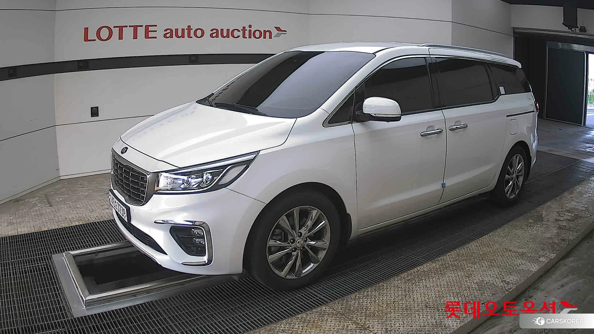 Kia Carnival Limousine 2020 Snow White Pearl (optional) из Кореи, фото 4
