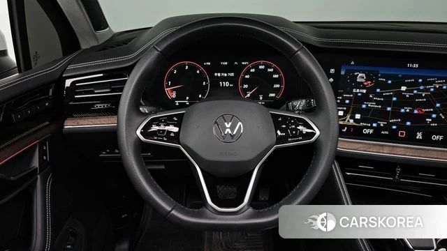 Volkswagen Touareg 3rd generation 2024 Белый из Кореи, фото 4