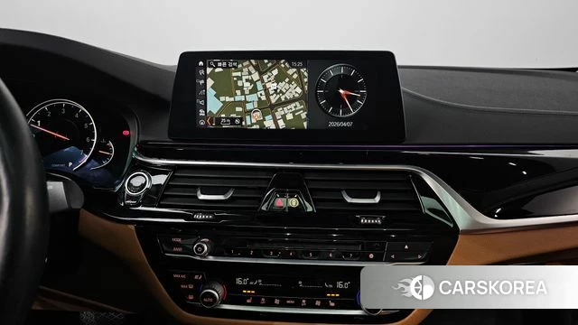 BMW 5 Series (G30) 2018 Белый из Кореи, фото 4