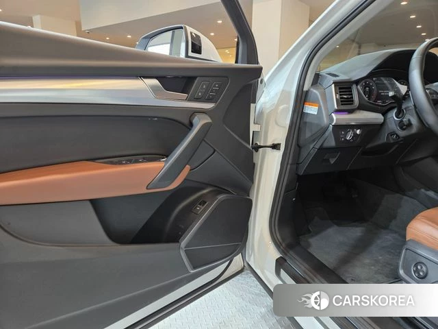 Audi Q5 (FY) 2023 Белый из Кореи, фото 4