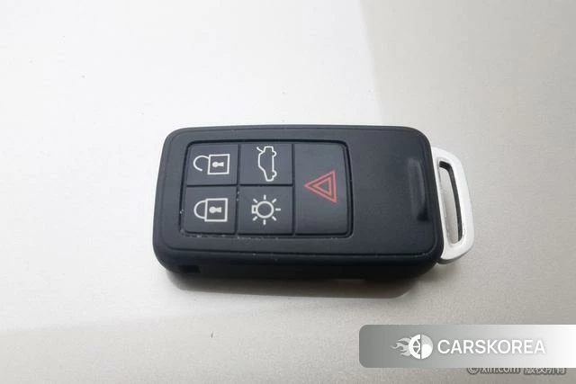 Volvo S60 2019 Желтый из Китая, фото 4