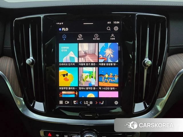 Volvo V60 Cross-Country 2nd Generation 2025 Белый из Кореи, фото 4