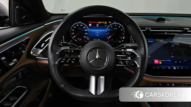 Mercedes-Benz E-Class W214 2024 Серебристо-серый из Кореи, фото 4