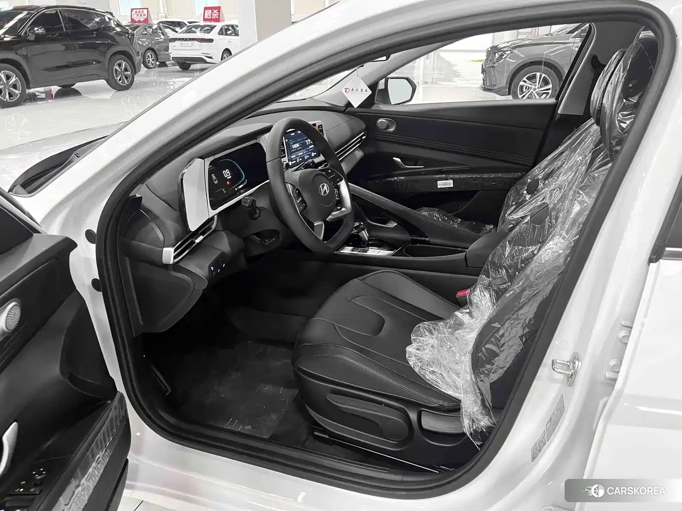 Hyundai Elantra 2026 Белый из Китая, фото 4
