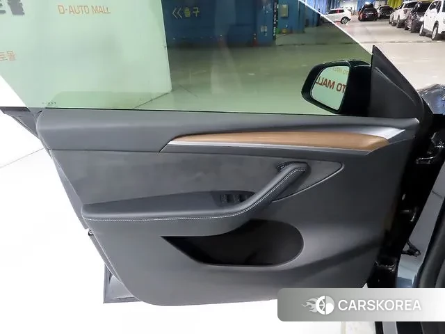 Tesla Model Y 2025 Серый из Кореи, фото 4