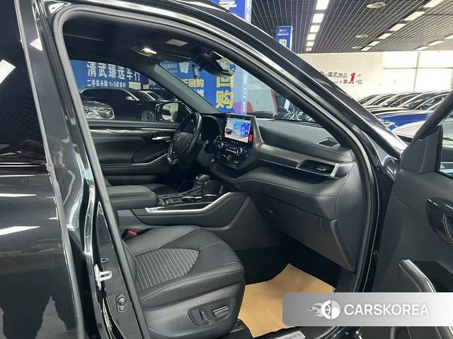 Toyota Crown Lufang 2022 Черный из Китая, фото 4