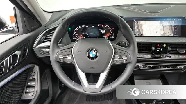 BMW 1 Series (F40) 2021 Белый из Кореи, фото 4