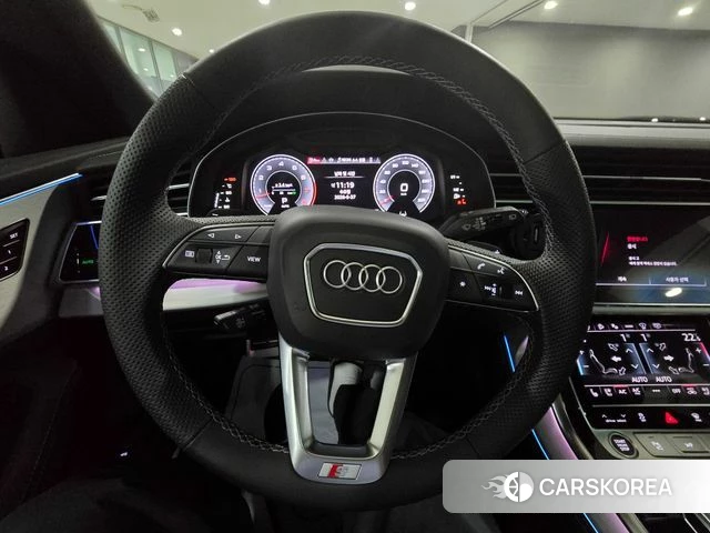 Audi Q8 (4M) 2024 Черный из Кореи, фото 4