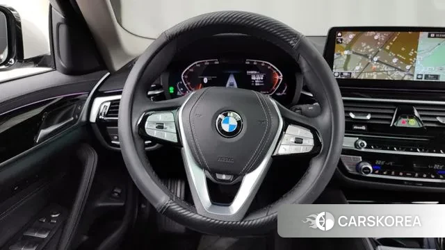 BMW 5 Series (G30) 2021 Белый из Кореи, фото 4