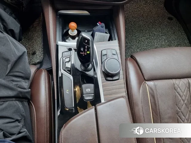 BMW 5 Series (G30) 2018 Белый из Кореи, фото 4