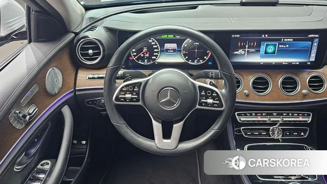 Mercedes-Benz E-Class W213 2019 Серебряный из Кореи, фото 4