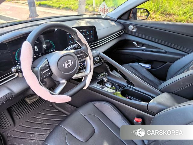 Hyundai Elantra 2024 Серебристо-серый из Китая, фото 4