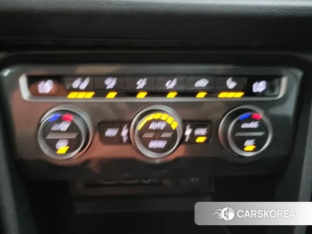 Volkswagen Tiguan second Generation 2018 Белый из Кореи, фото 4