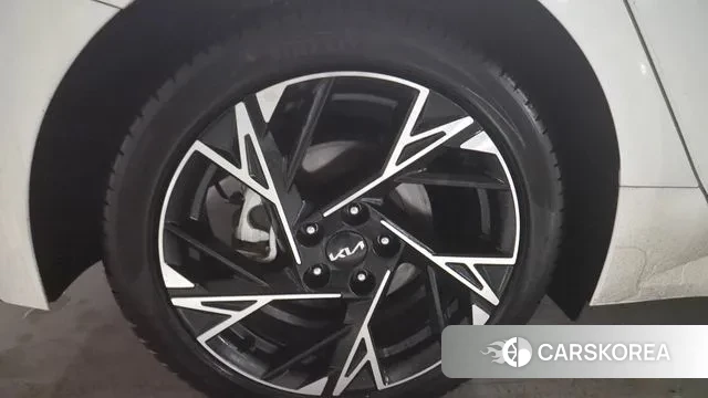 Kia The New K5 Hybrid 3rd generation 2024 Белый из Кореи, фото 4