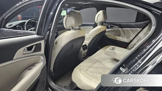 Genesis The New G70 2023 Черный из Кореи, фото 4