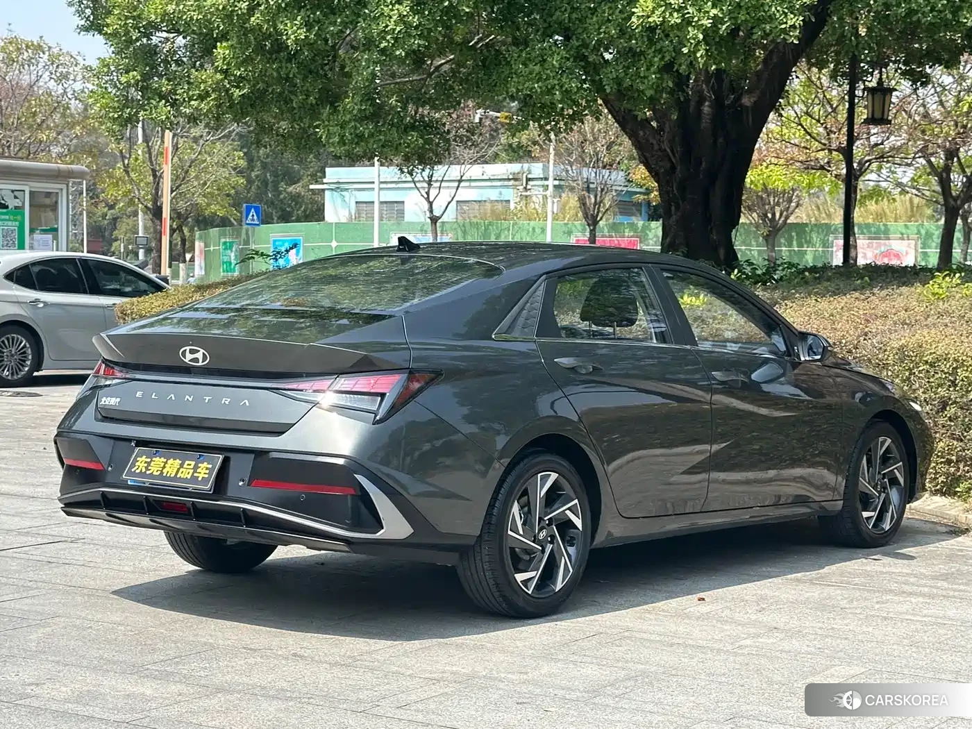 Hyundai Elantra 2023 Silver/gray из Китая, фото 4