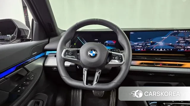 BMW 5 Series (G60) 2025 Черный из Кореи, фото 4