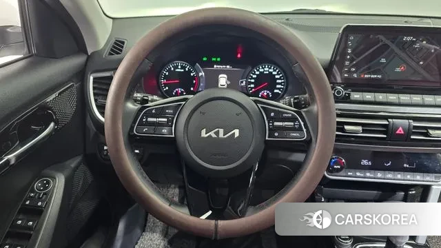 Kia Seltos 2022 Белый из Кореи, фото 4