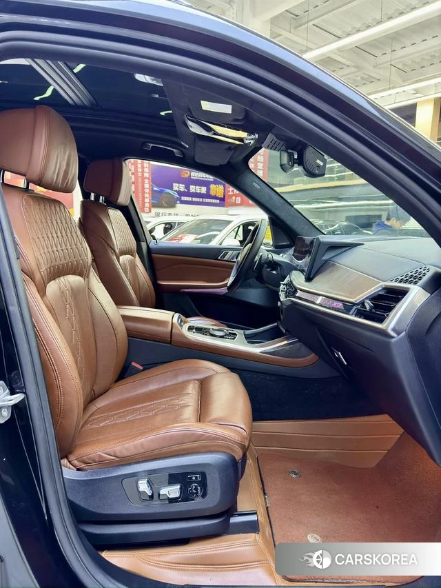 BMW X7 2023 Черный из Китая, фото 4