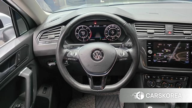 Volkswagen Tiguan second Generation 2018 Серебристо-серый из Кореи, фото 4