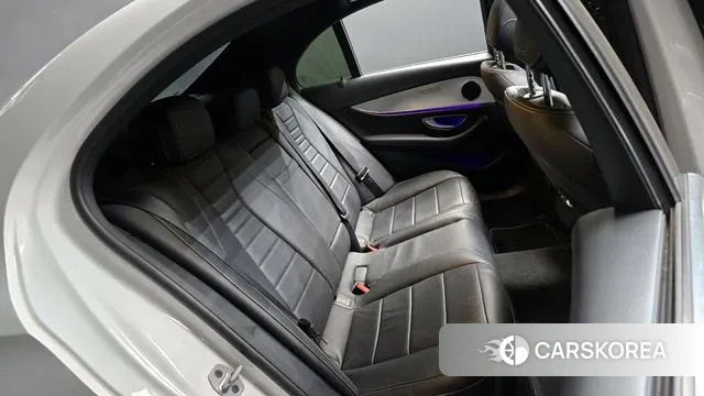 Mercedes-Benz E-Class W213 2020 Серебристо-серый из Кореи, фото 4