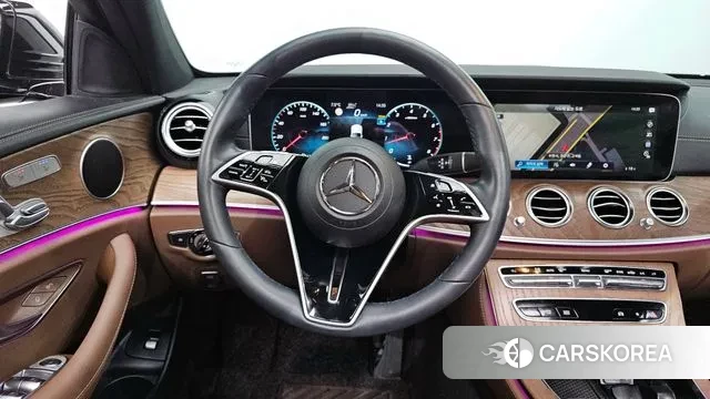 Mercedes-Benz E-Class W213 2023 Черный из Кореи, фото 4