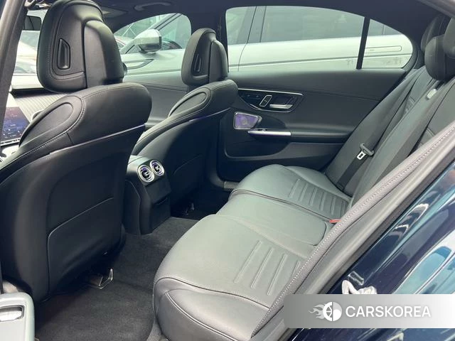 Mercedes-Benz Class C 2023 Зеленый из Китая, фото 4