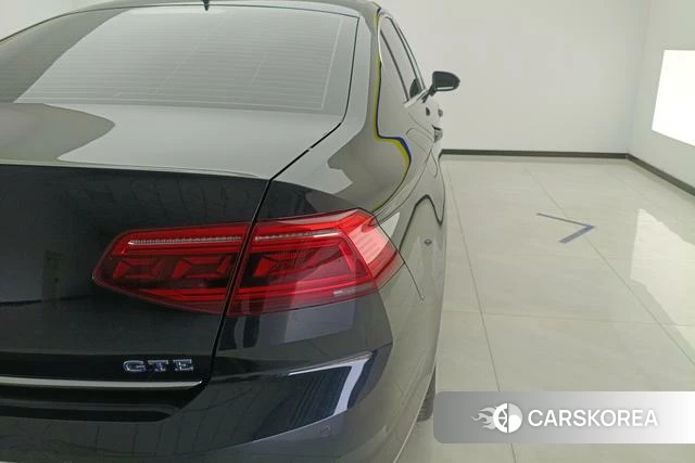 Volkswagen Magotan PHEV 2022 Черный из Китая, фото 4