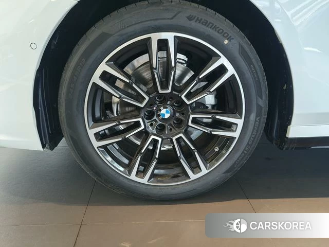 BMW 5 series 2025 Белый из Китая, фото 4