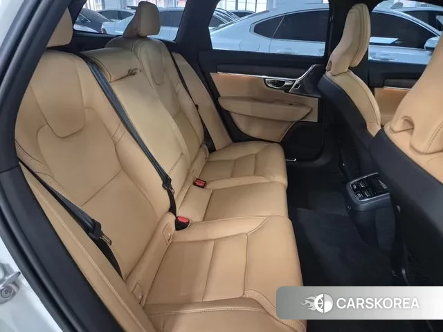Volvo V90 Cross-Country 2025 Белый из Кореи, фото 4