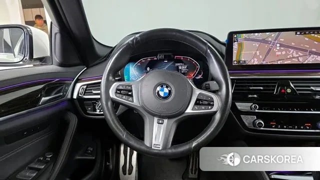 BMW 5 Series (G30) 2021 Белый из Кореи, фото 4