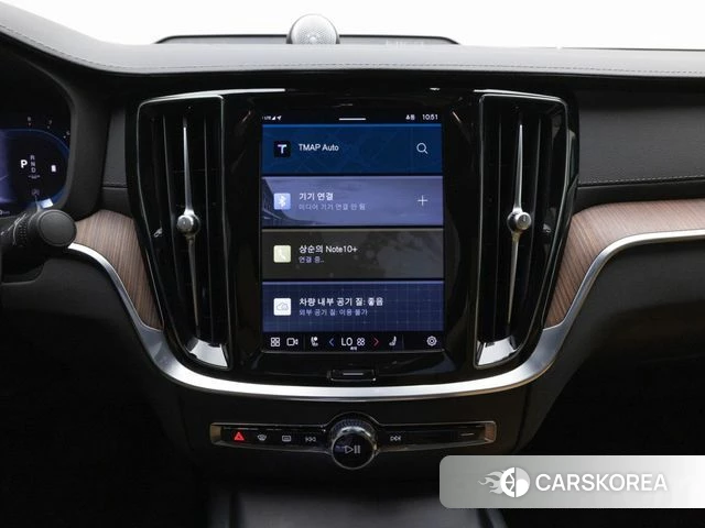 Volvo S60 3rd generation 2023 Серебристо-серый из Кореи, фото 4