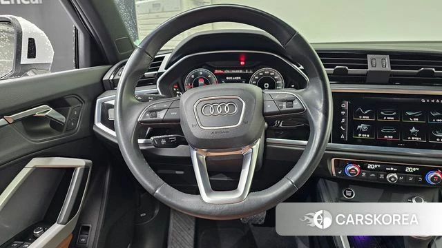 Audi Q3 (F3) 2023 Белый из Кореи, фото 4